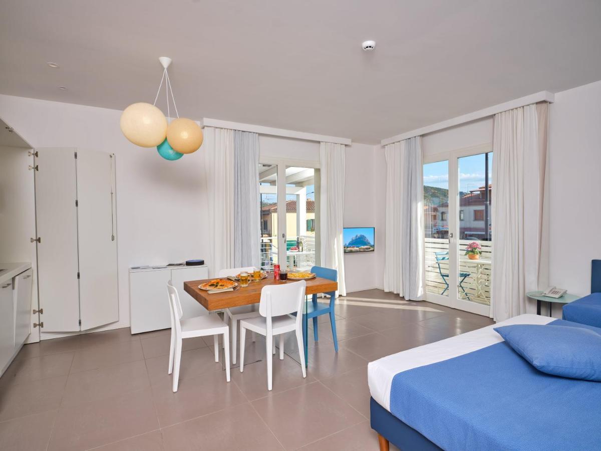 Felix Hotels - Hotel Residence Porto San Paolo Dış mekan fotoğraf